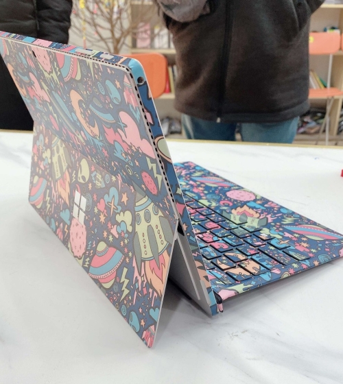 Mực in decal dán laptop